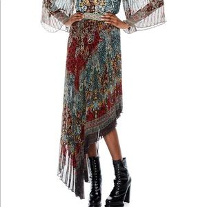 NWT Alice & Olivia Aida Asymmetrical Midi Skirt 🌸